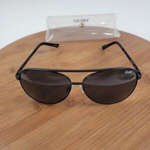 QUAY Australia Vivienne Aviator Sunglasses Black Wire Smoke Excellent